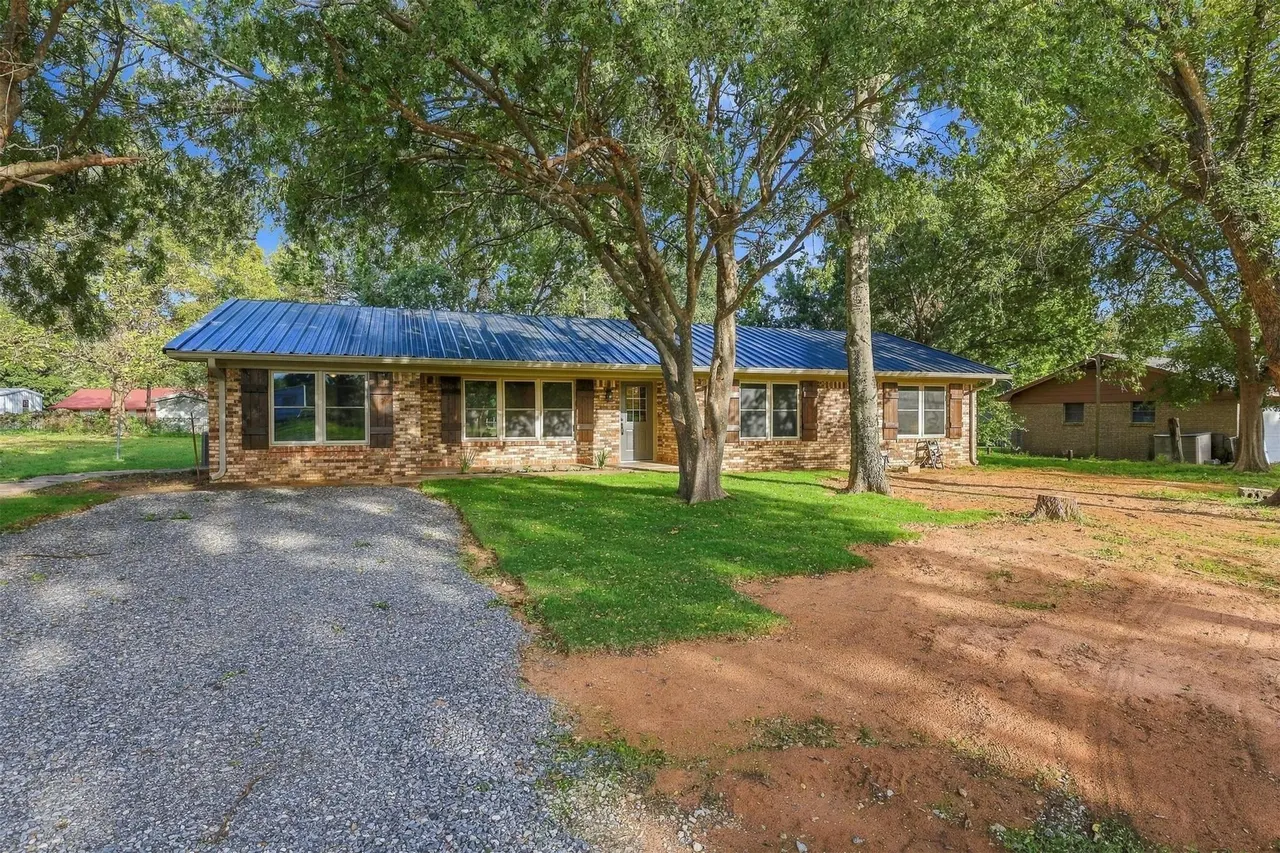 Photo 46 — 210 N Collins, Colbert, OK 74733