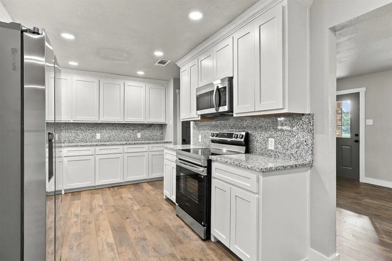 Photo 13 — 210 N Collins, Colbert, OK 74733
