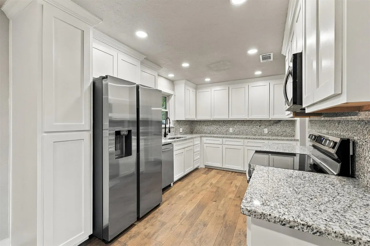 Photo 14 — 210 N Collins, Colbert, OK 74733