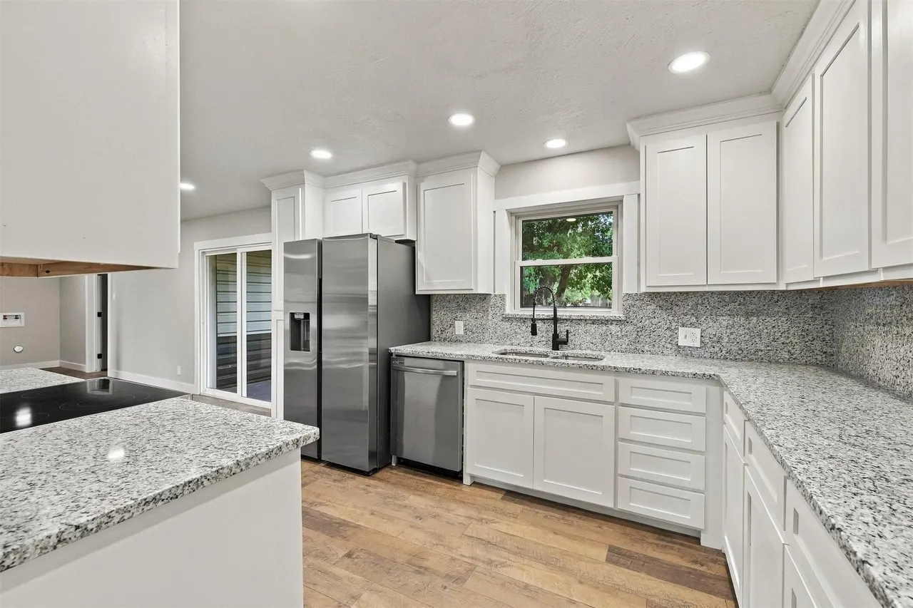 Photo 15 — 210 N Collins, Colbert, OK 74733
