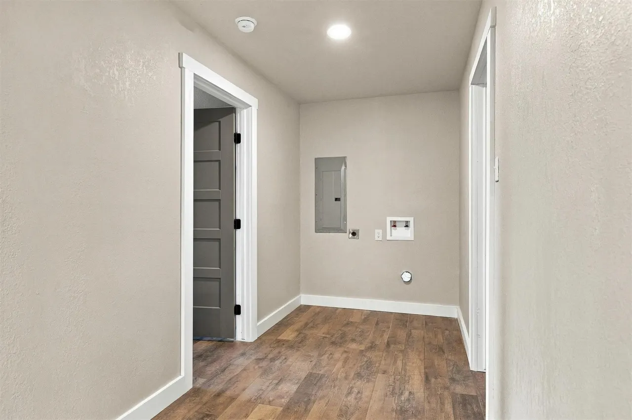 Photo 18 — 210 N Collins, Colbert, OK 74733