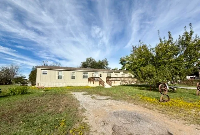 Photo 2 — 118 Dogwood, Wilson, OK 73463