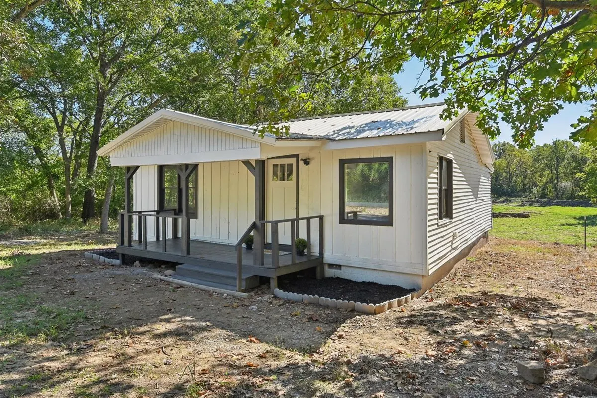 Front exterior — 15201 Indian Road, Kellyville, OK 74039