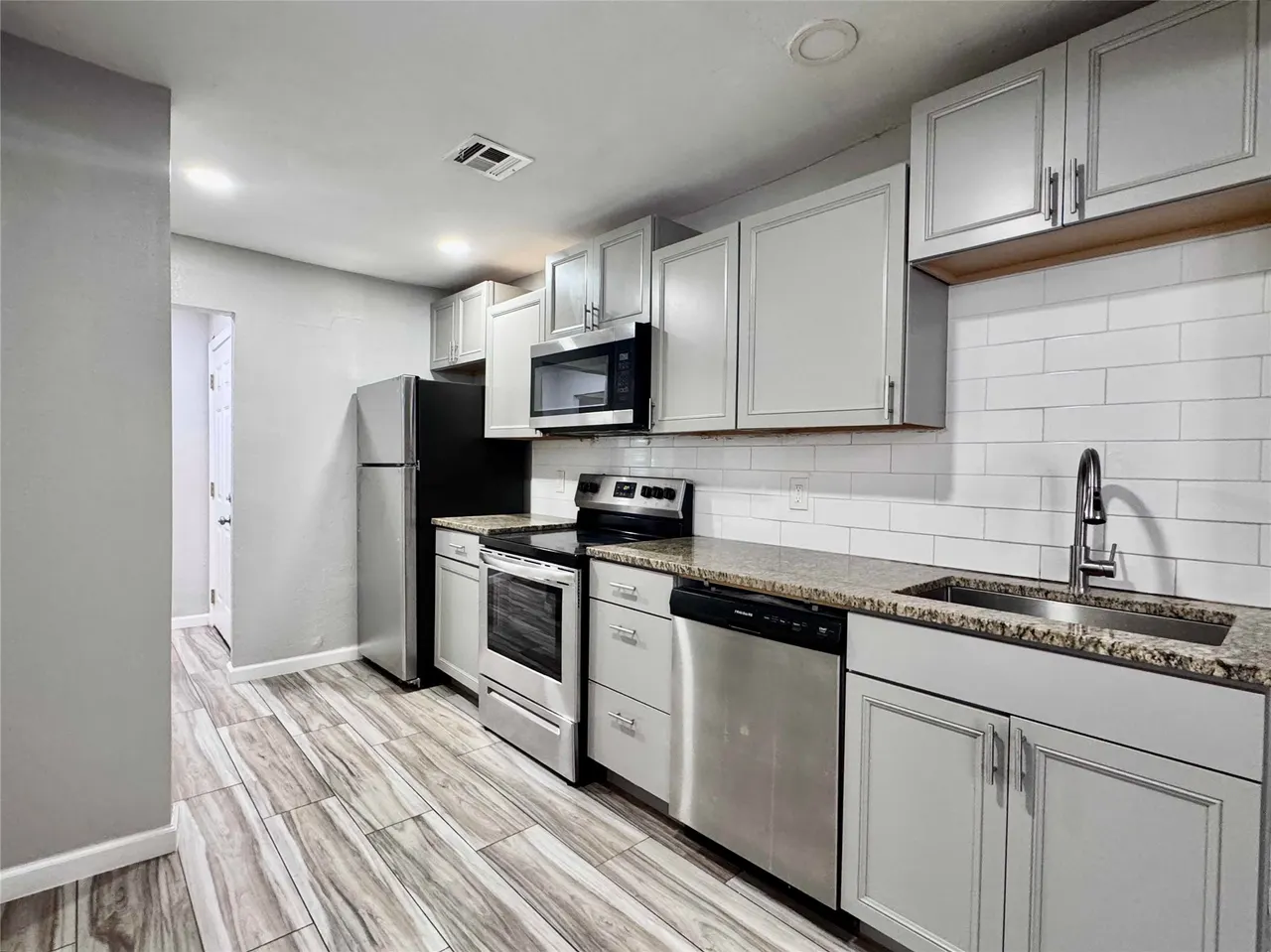 Photo 10 — 613 E Xyler Street, Tulsa, OK 74106