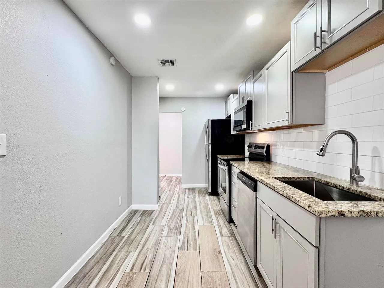 Photo 9 — 621 E Xyler Street, Tulsa, OK 74106