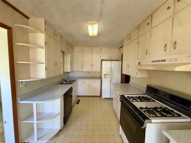 Photo 4 — 203 W 3rd Street, Kinta, OK 74552