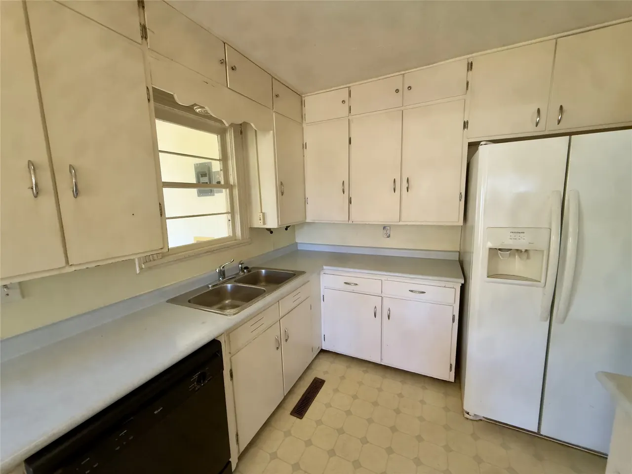 Photo 5 — 203 W 3rd Street, Kinta, OK 74552