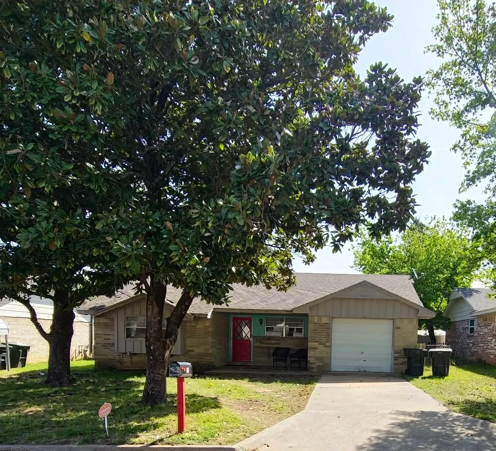 Front exterior — 1616 N 10th Avenue, Durant, OK 74701