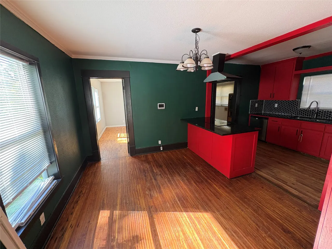 Photo 4 — 107 S CREEK Avenue, Bartlesville, OK 74003