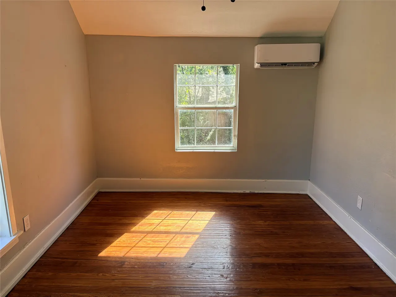 Photo 14 — 107 S CREEK Avenue, Bartlesville, OK 74003