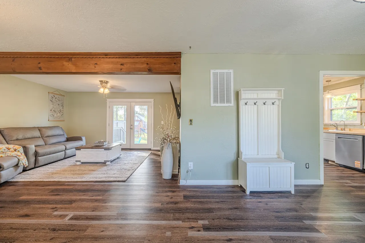 Photo 5 — 1611 W Broadway Street, Collinsville, OK 74021