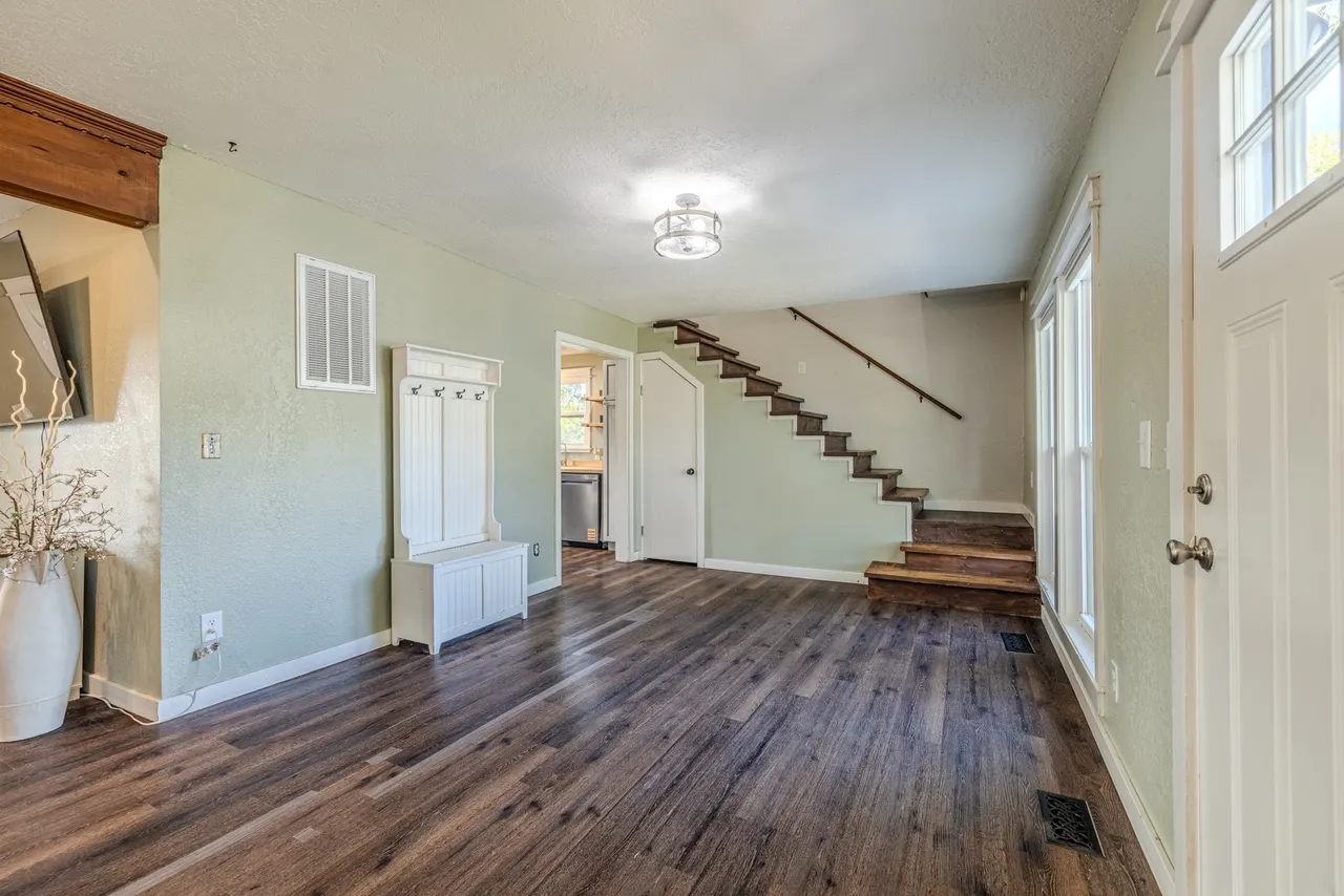 Photo 8 — 1611 W Broadway Street, Collinsville, OK 74021