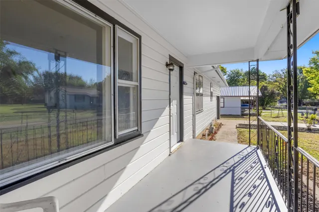 Photo 3 — 619 W Knisley, Checotah, OK 74426