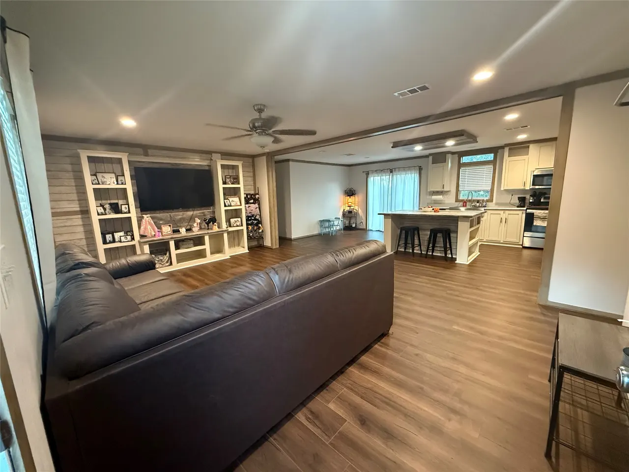Photo 2 — 2409 Yarnaby Road, Hendrix, OK 74741