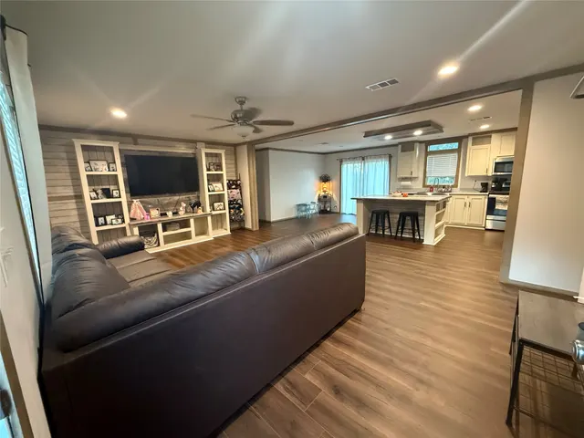 Photo 2 — 2409 Yarnaby Road, Hendrix, OK 74741
