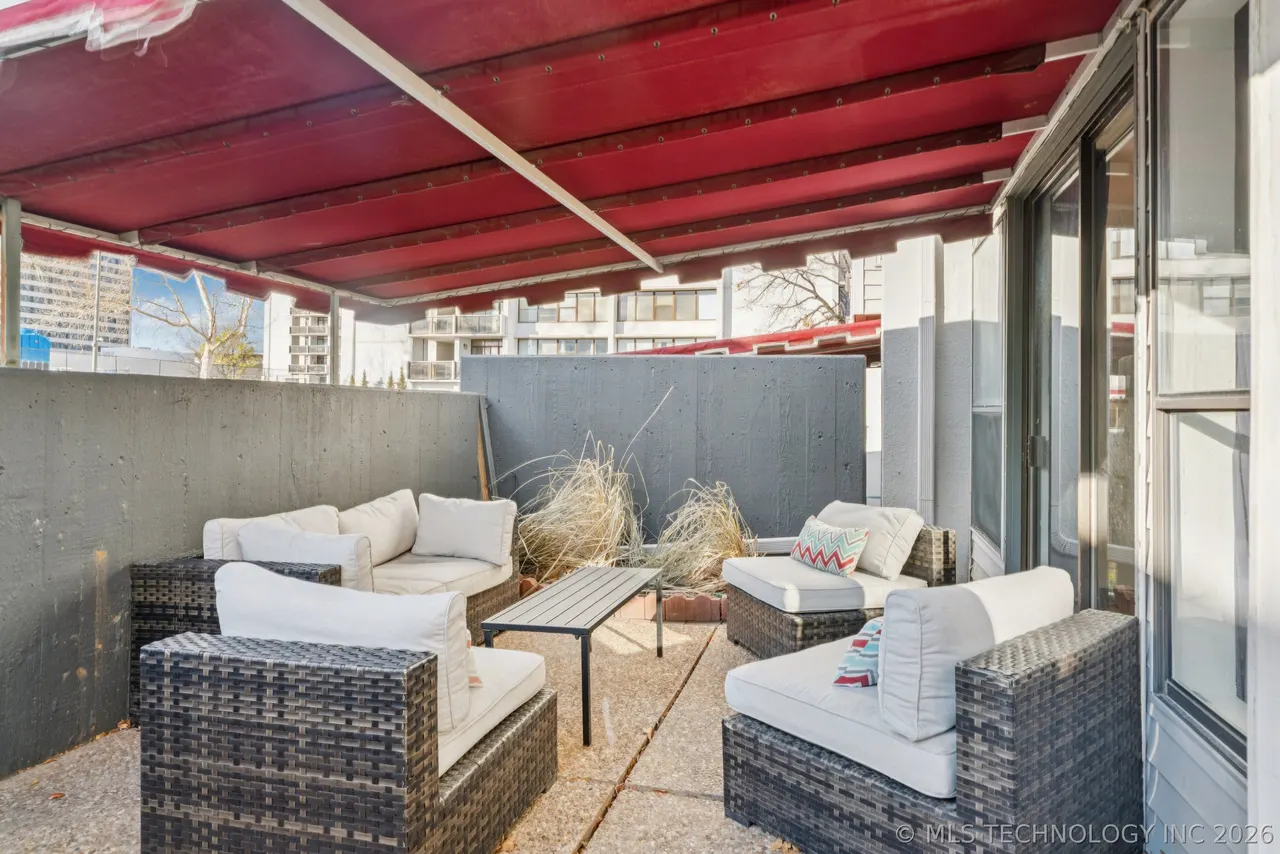 Front exterior — 410 W 7th Street 244, Tulsa, OK 74119