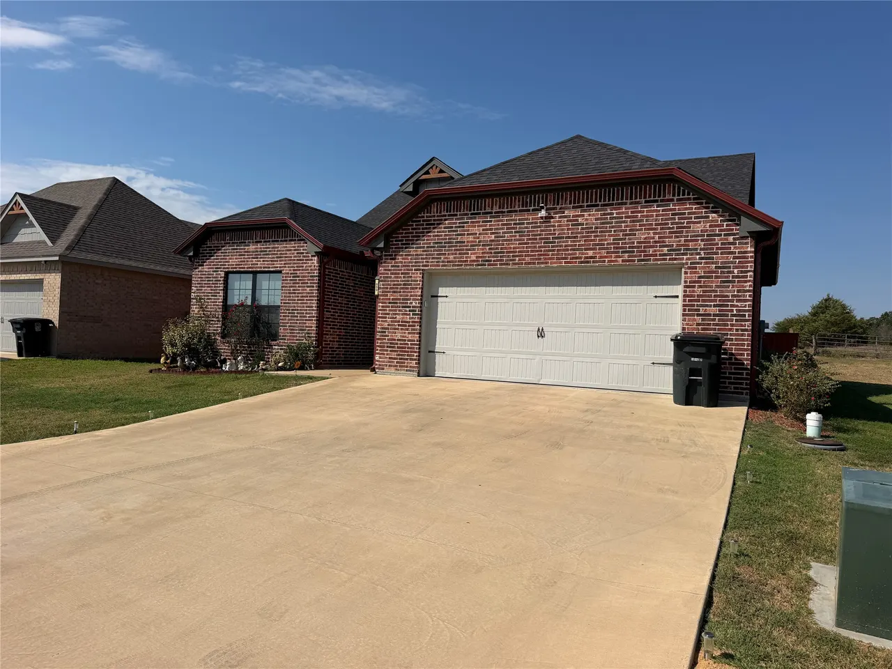 Photo 3 — 859 Springfield Court, Durant, OK 74701