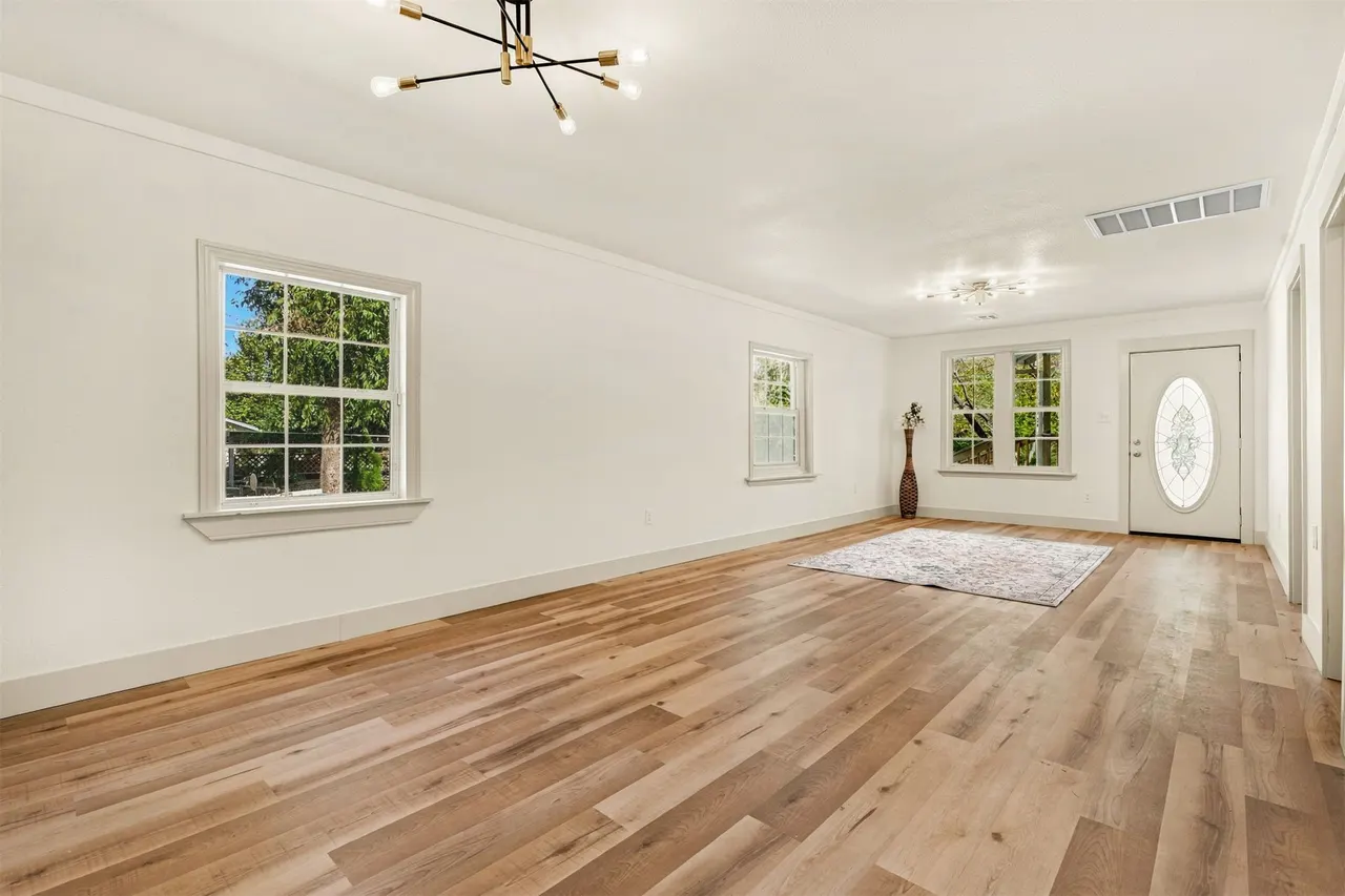 Photo 7 — 5808 S 30th West Avenue, Tulsa, OK 74107