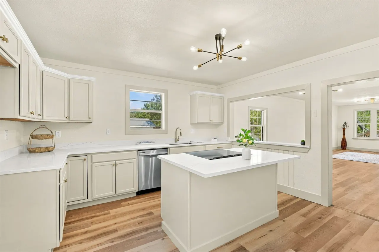 Photo 9 — 5808 S 30th West Avenue, Tulsa, OK 74107