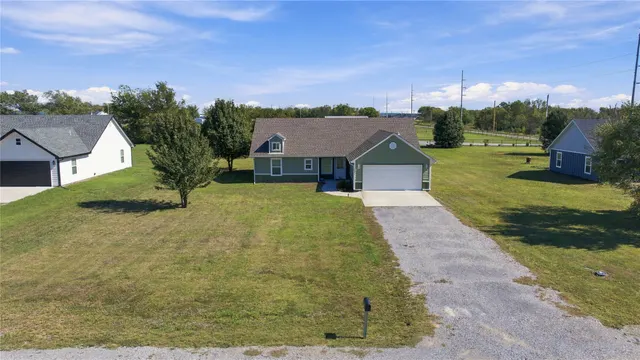 Photo 2 — 1042 N 4345, Pryor, OK 74361