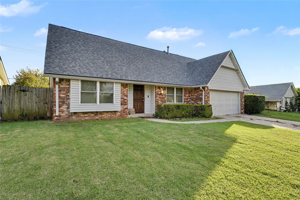 Photo 2 — 10904 E 26th Street, Tulsa, OK 74129