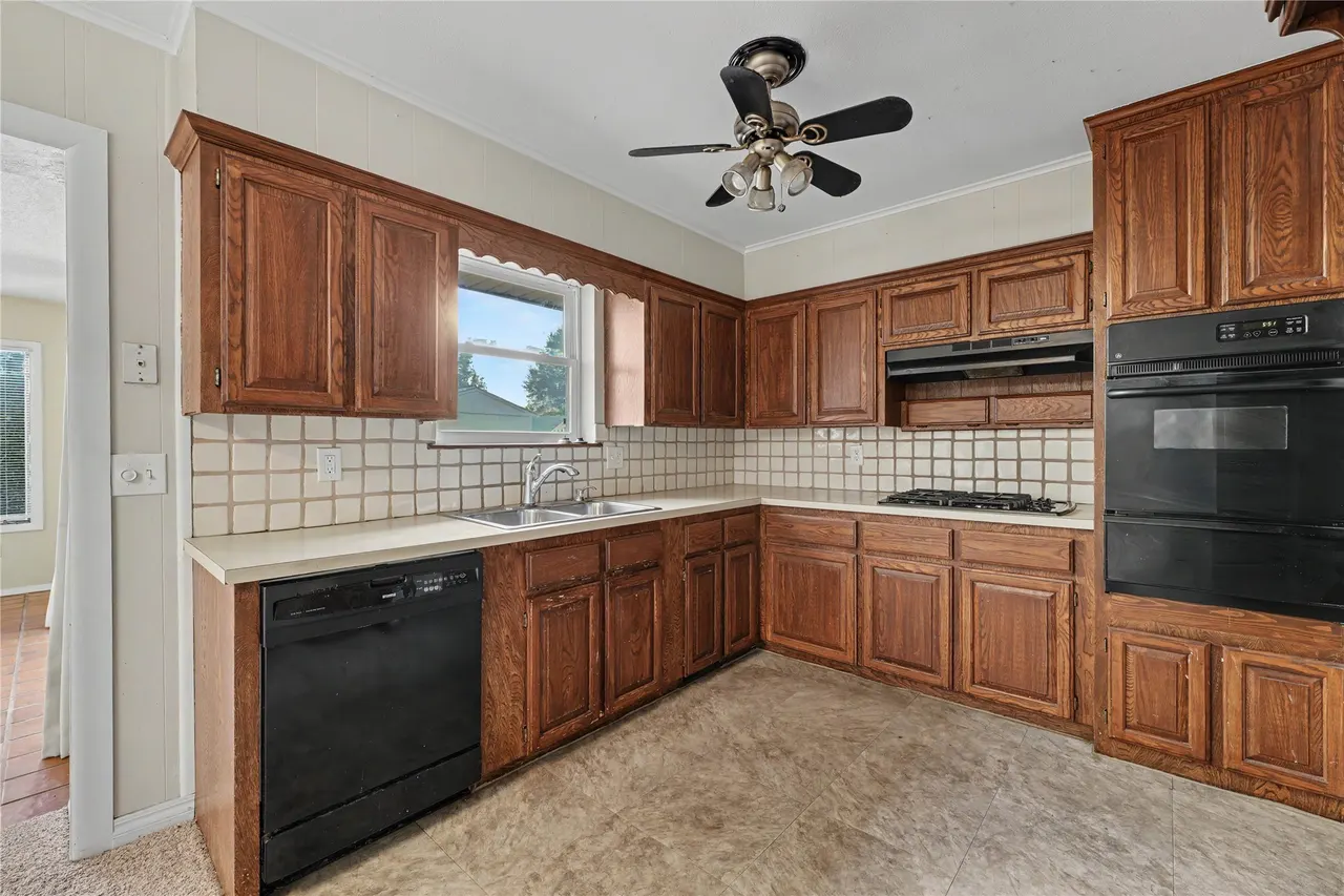 Photo 9 — 10904 E 26th Street, Tulsa, OK 74129