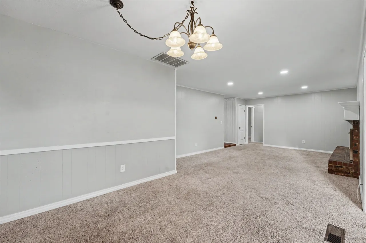 Photo 11 — 10904 E 26th Street, Tulsa, OK 74129