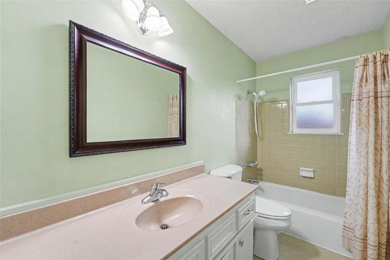 Photo 14 — 10904 E 26th Street, Tulsa, OK 74129