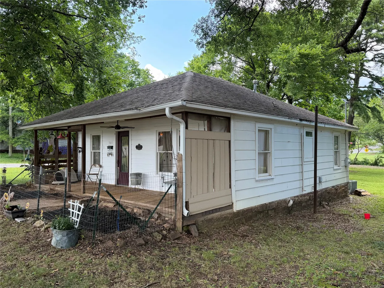 Photo 3 — 301 E Ada Street, Wilburton, OK 74578