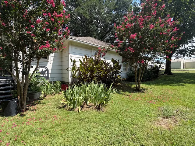 Photo 6 — 301 E Ada Street, Wilburton, OK 74578