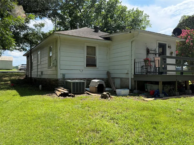 Photo 8 — 301 E Ada Street, Wilburton, OK 74578