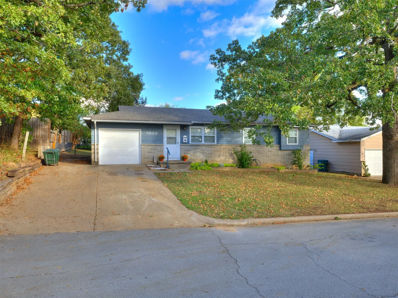 Front exterior — 1033 N Birch Avenue, Sand Springs, OK 74063