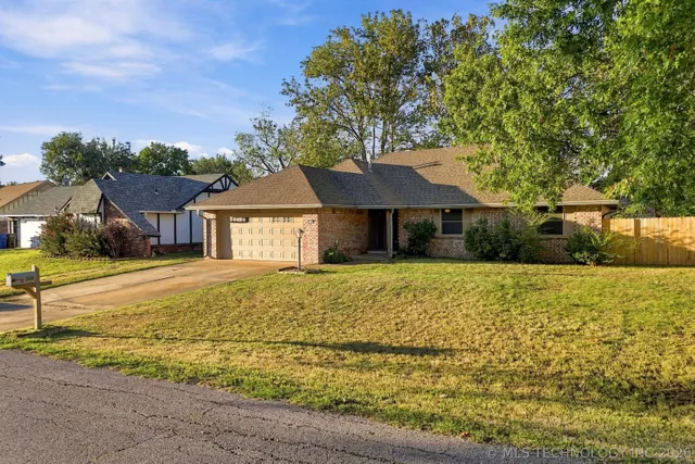 Photo 2 — 2608 Detroit Street, Broken Arrow, OK 74012
