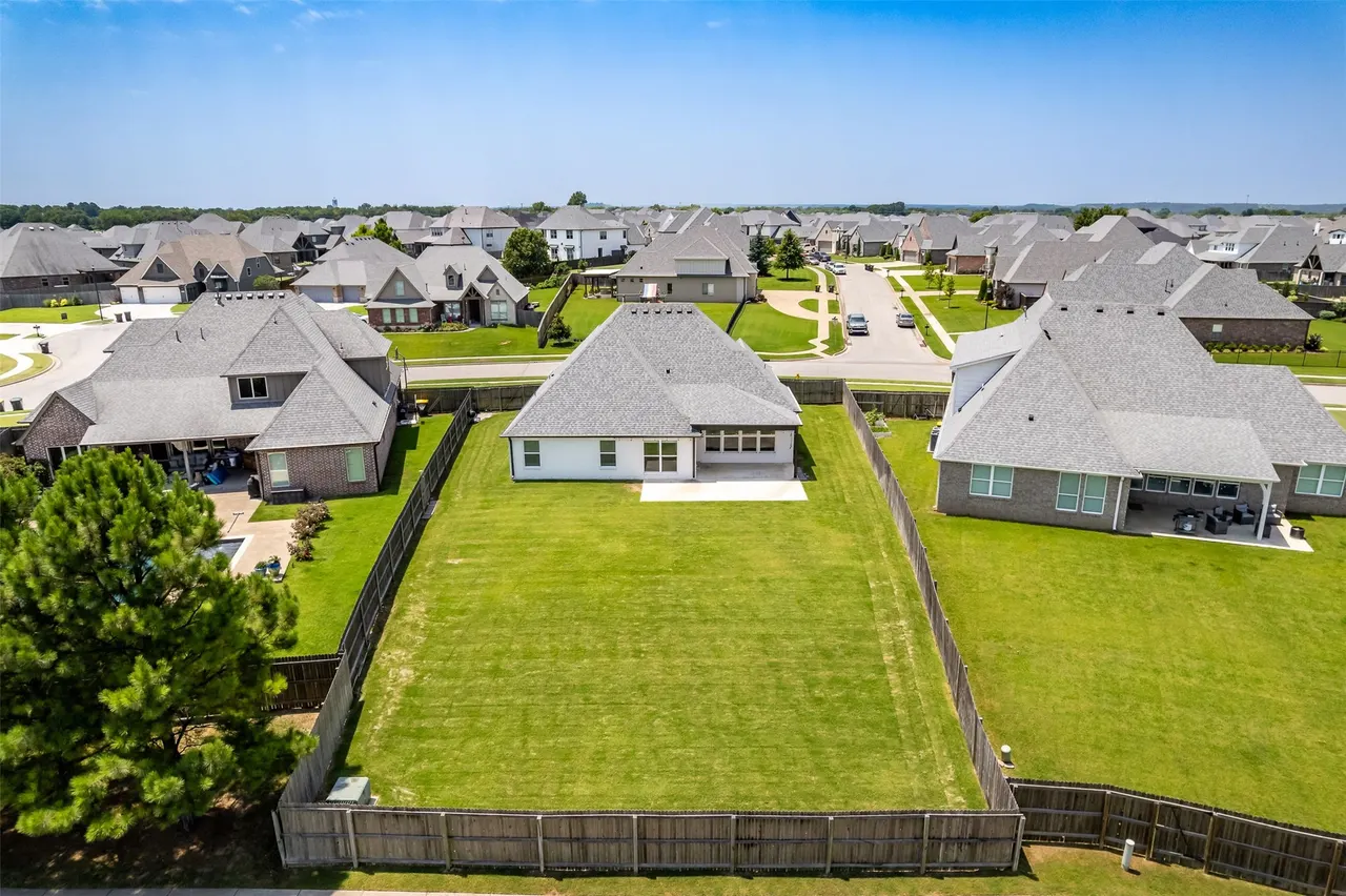 Photo 3 — 421 E 127th Place S, Jenks, OK 74037