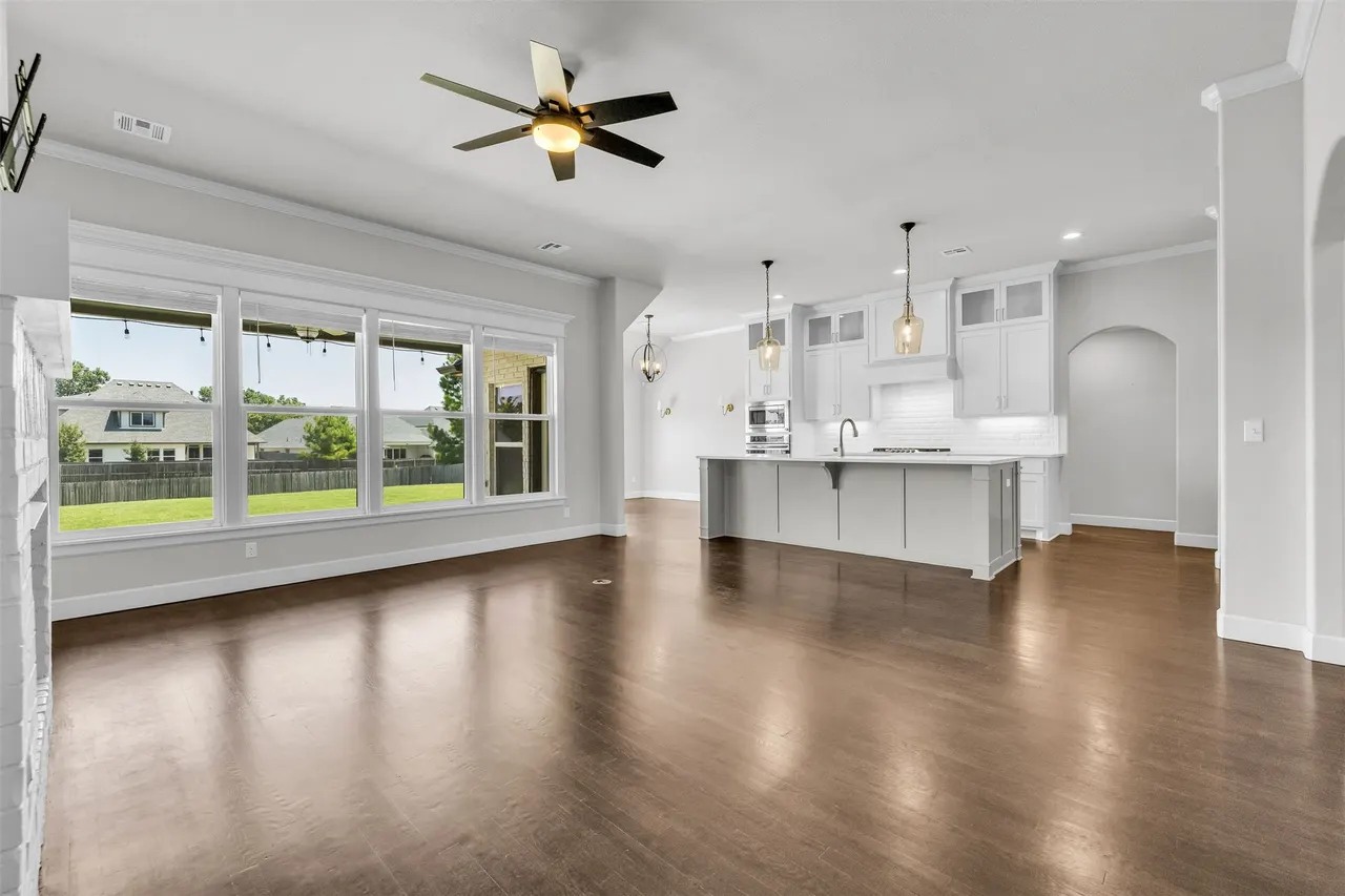 Photo 8 — 421 E 127th Place S, Jenks, OK 74037