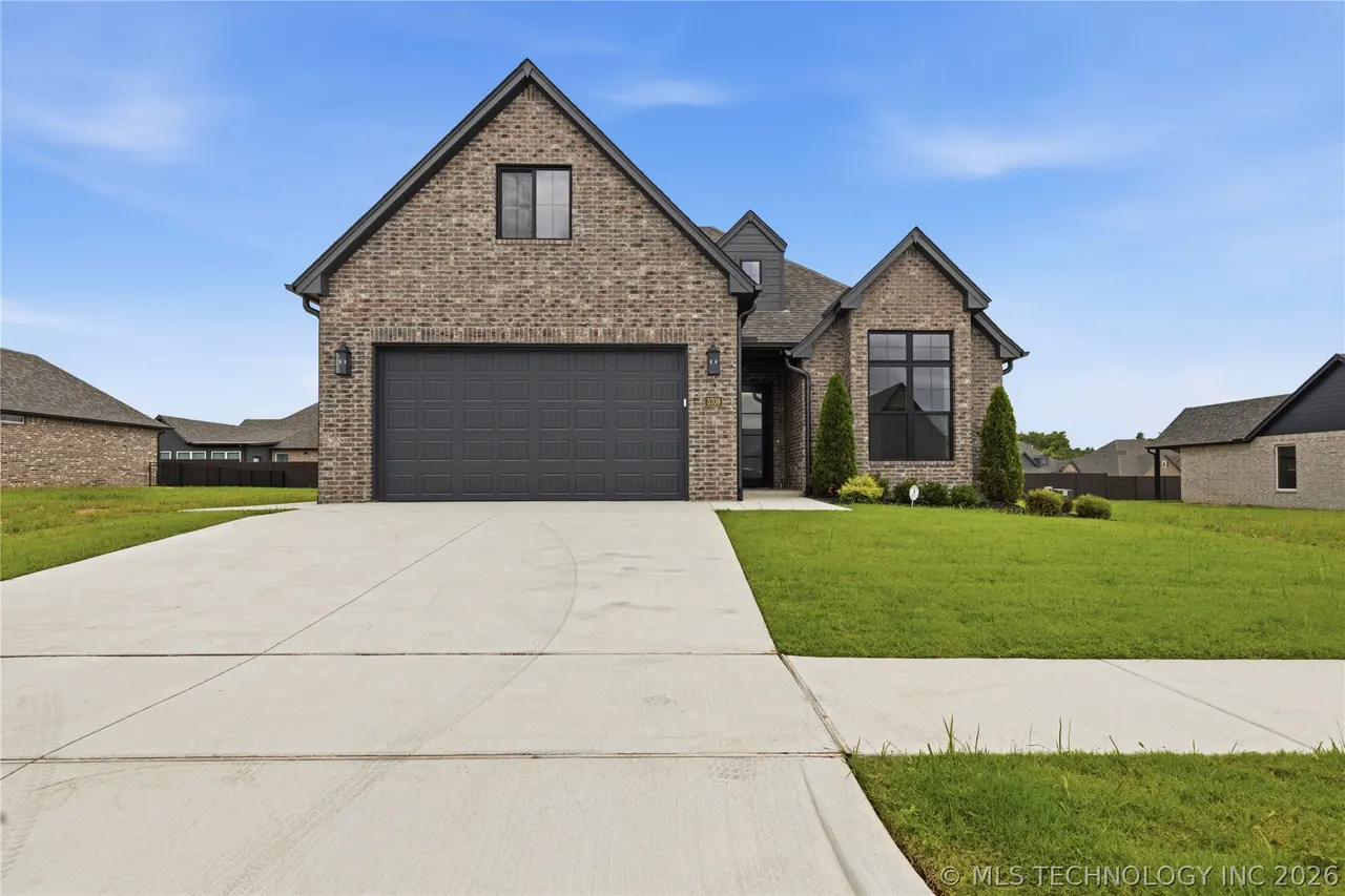 Front exterior — 3709 W Laredo Street, Broken Arrow, OK 74012