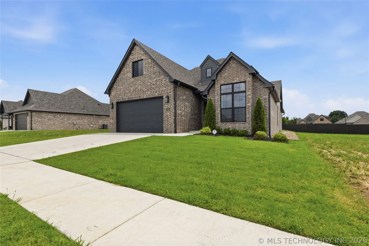 Photo 2 — 3709 W Laredo Street, Broken Arrow, OK 74012