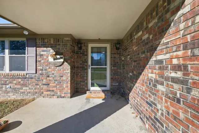 Photo 2 — 823 Belmont Street, Muskogee, OK 74403