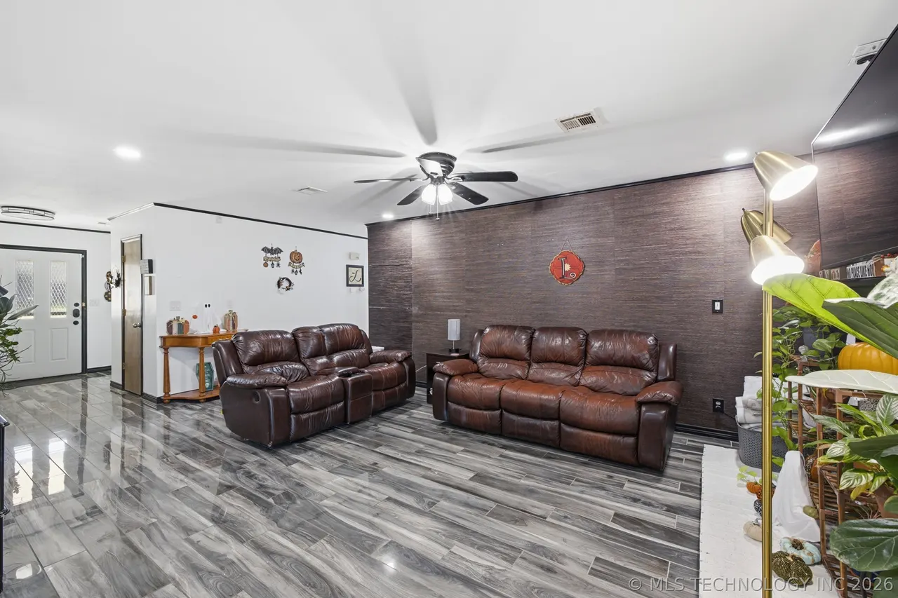 Photo 5 — 823 Belmont Street, Muskogee, OK 74403