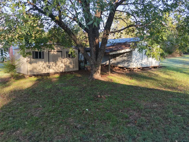 Photo 4 — 605 del norte, Wister, OK 74966