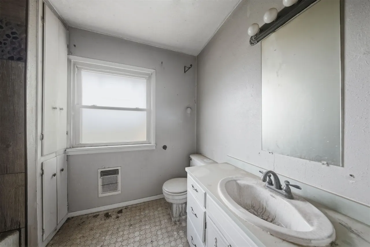 Photo 13 — 124 E 2nd Street, Stroud, OK 74079