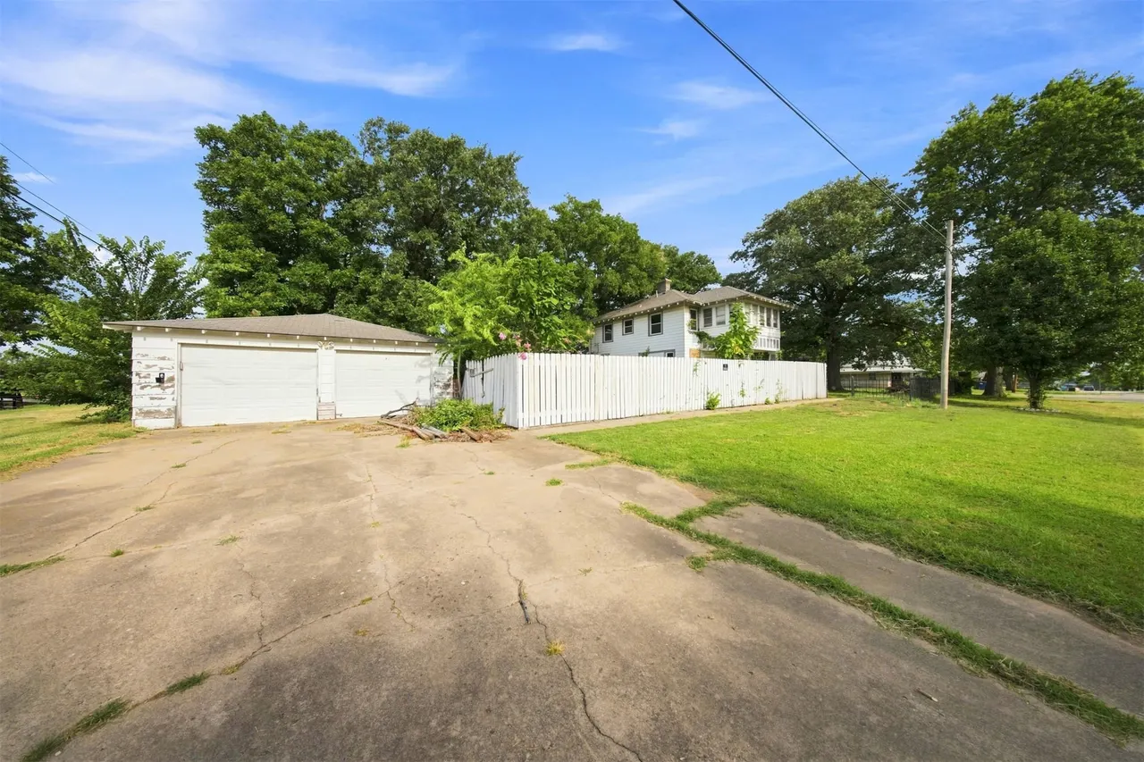 Photo 33 — 124 E 2nd Street, Stroud, OK 74079