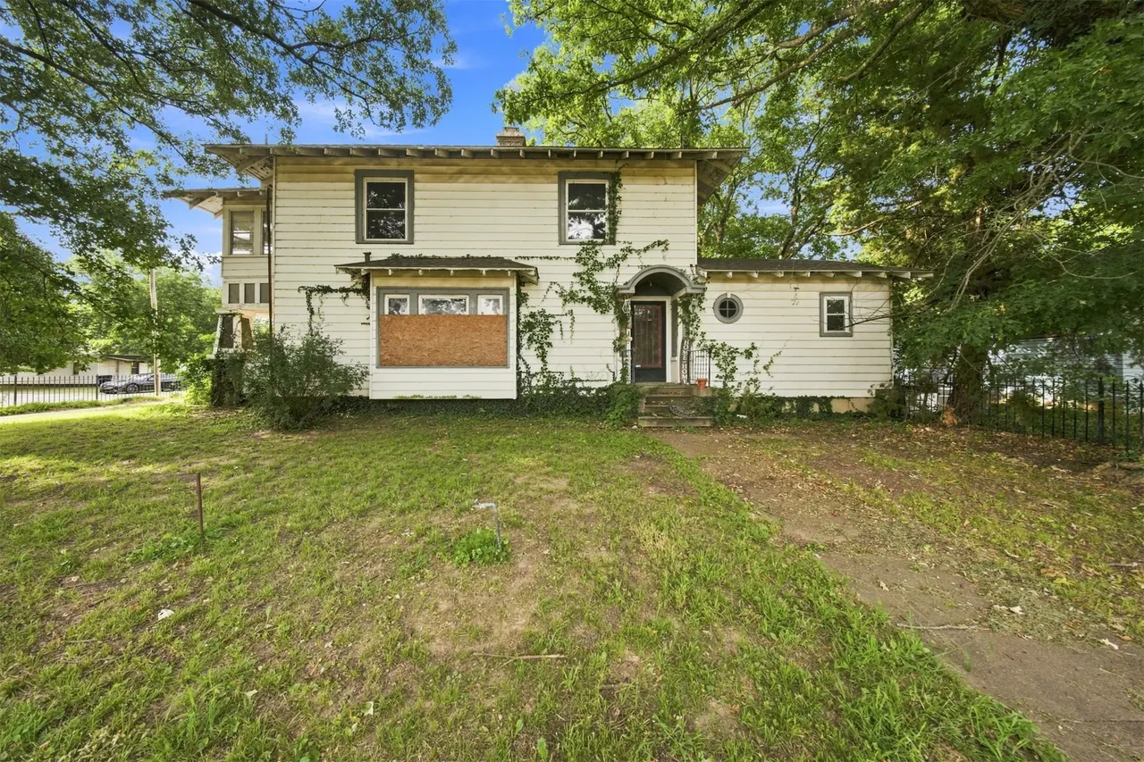 Front exterior — 124 E 2nd Street, Stroud, OK 74079