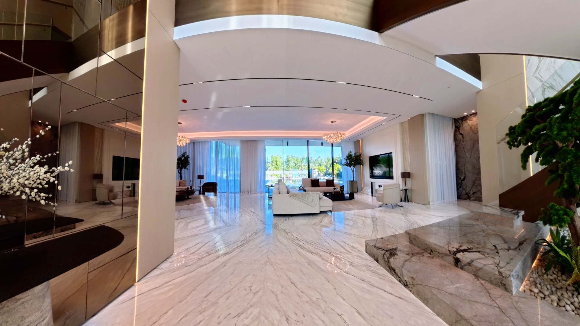 Luxury 4 Bedrooms Villa - Gallery Image 2