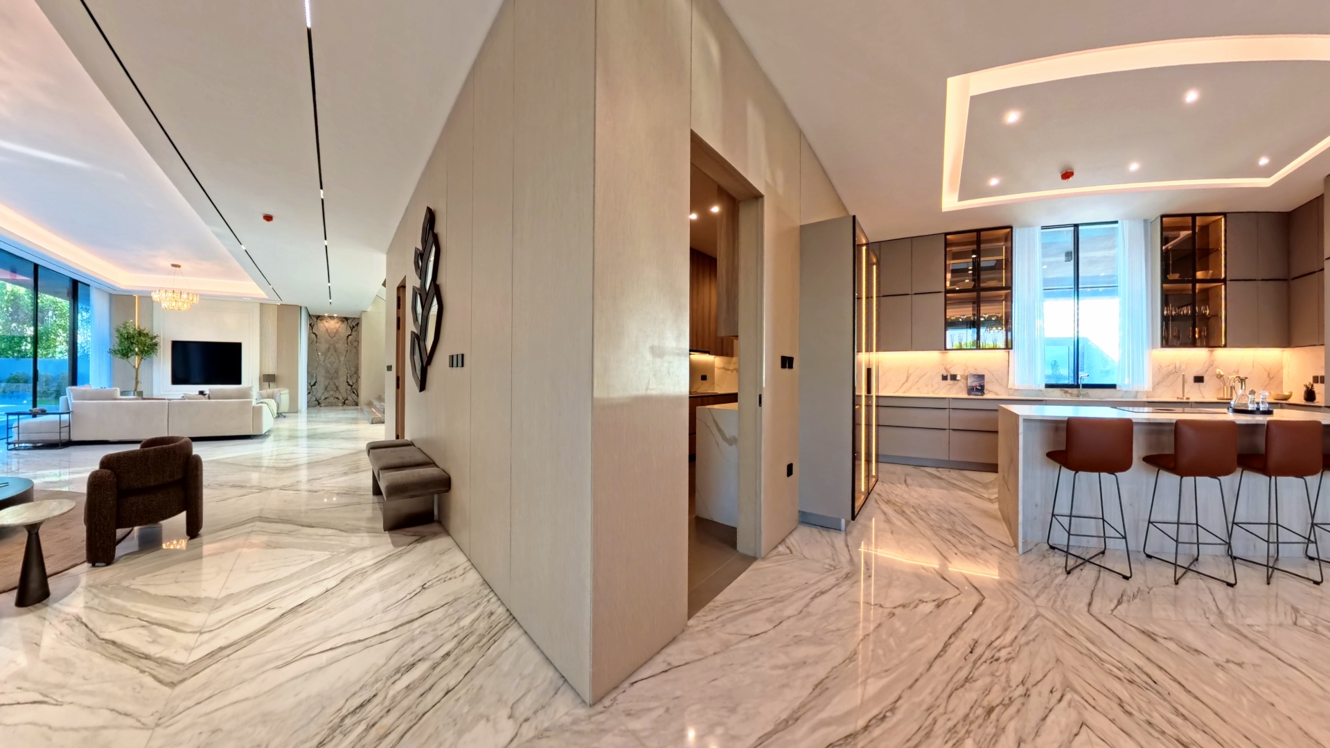 Luxury 4 Bedrooms Villa - Gallery Image 3