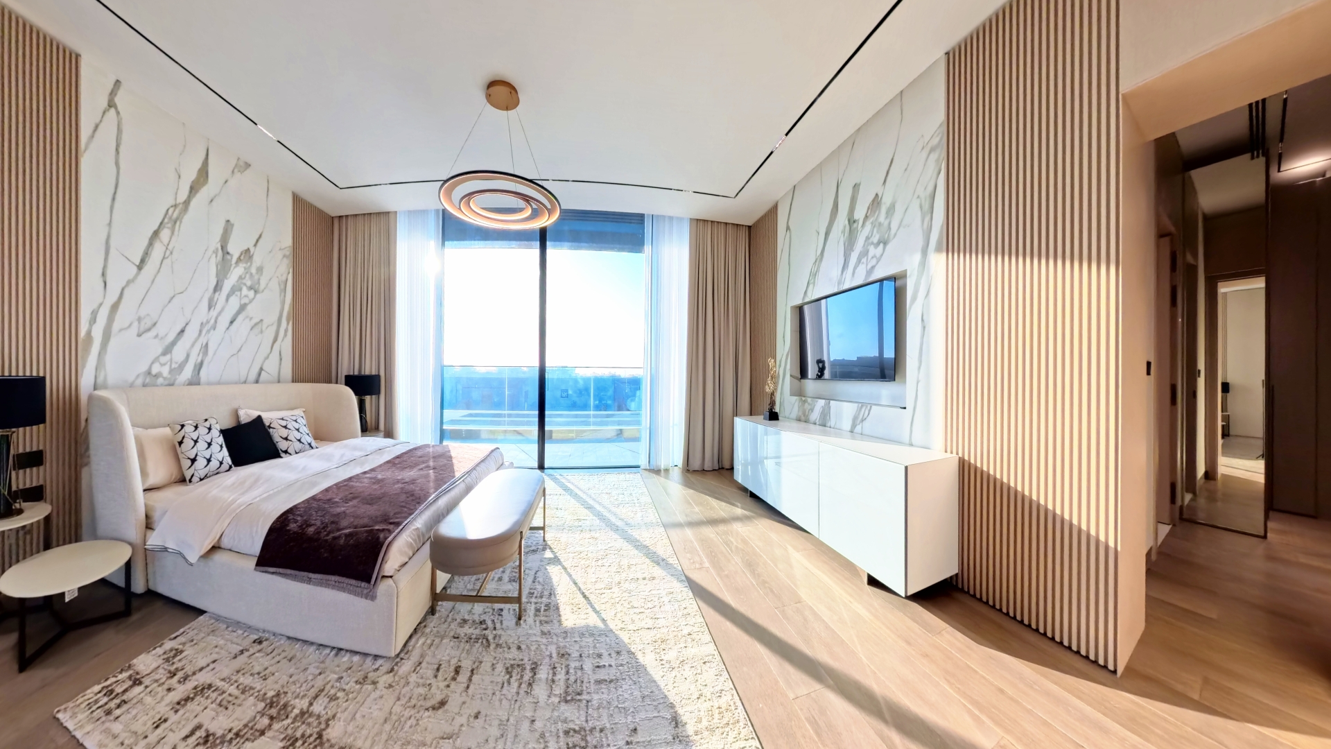 Luxury 4 Bedrooms Villa - Gallery Image 7