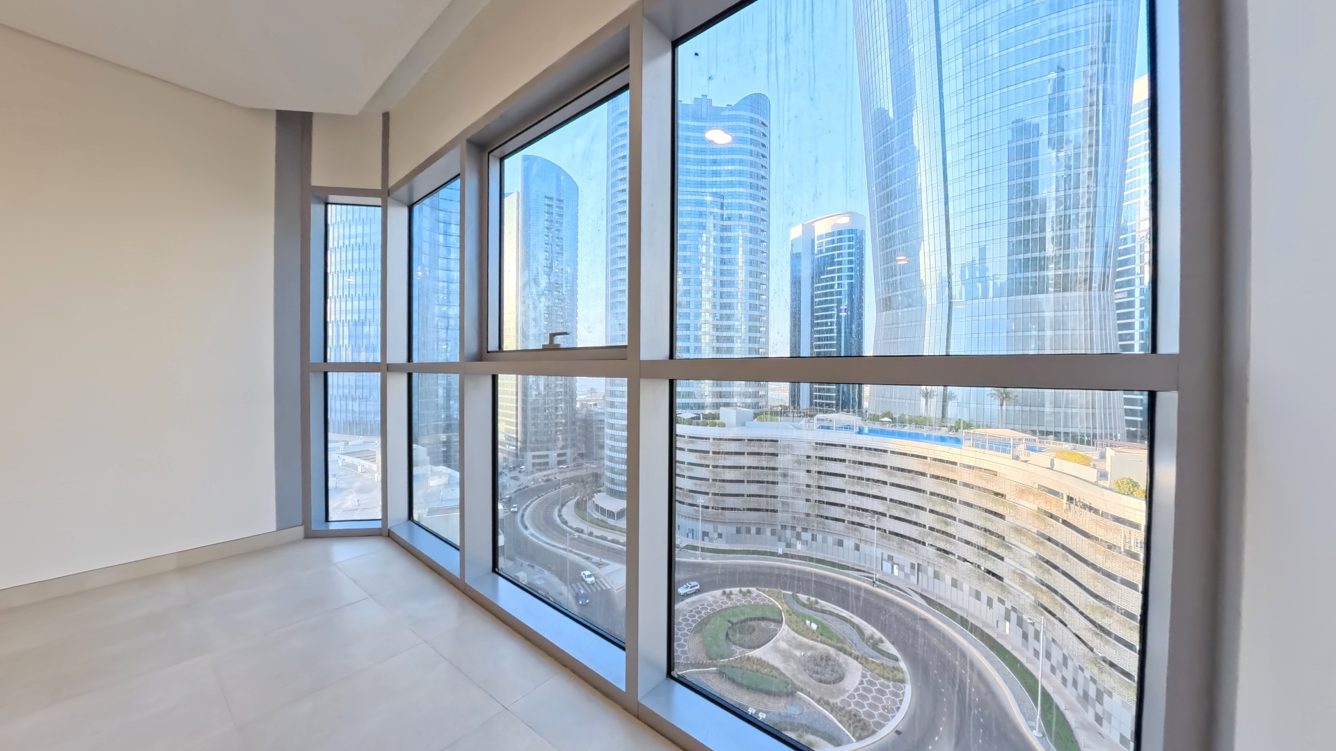 Reem Island 1 Bedroom Apartment - Gallery Image 5