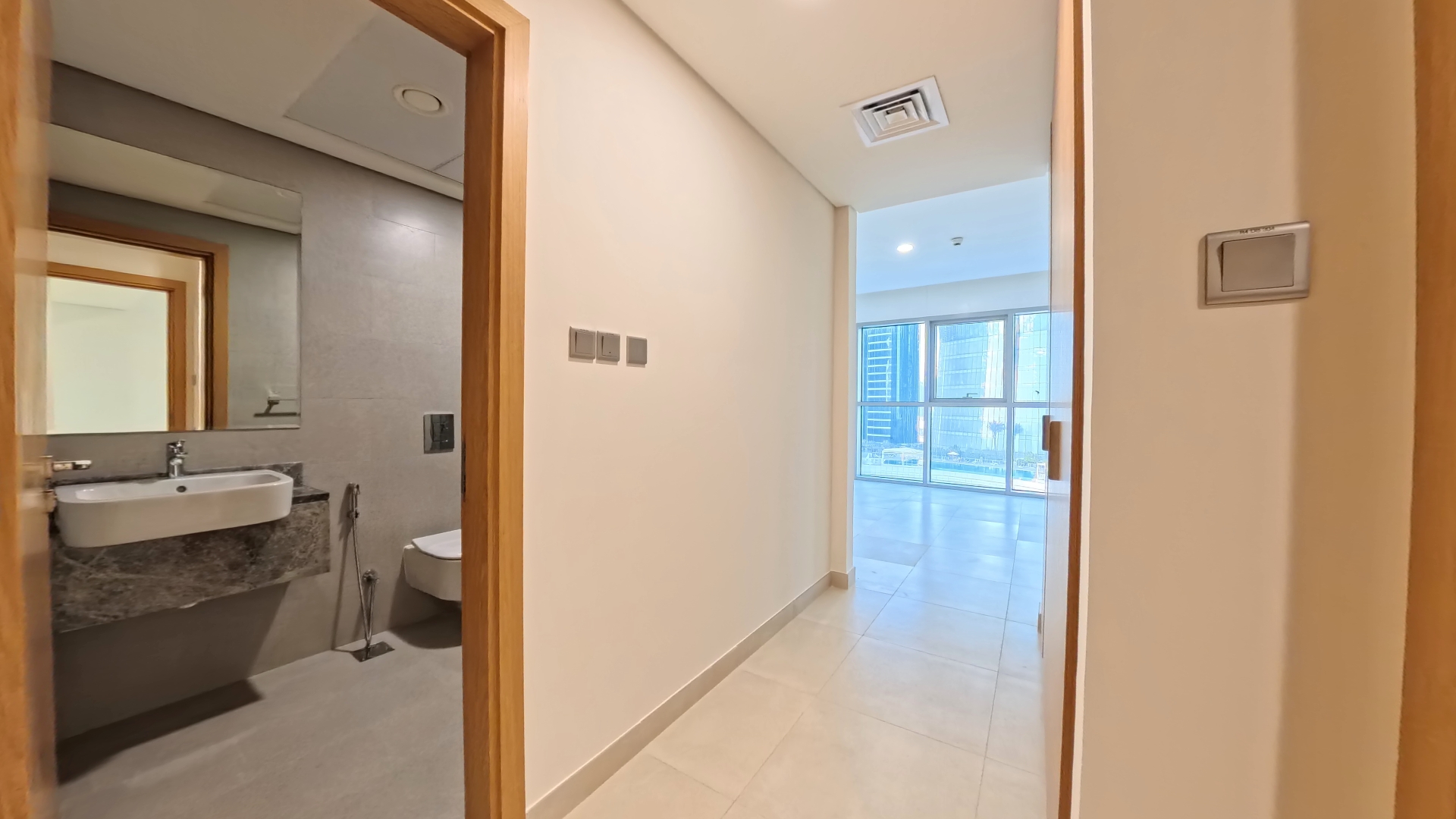 Reem Island 1 Bedroom Apartment - Gallery Image 8