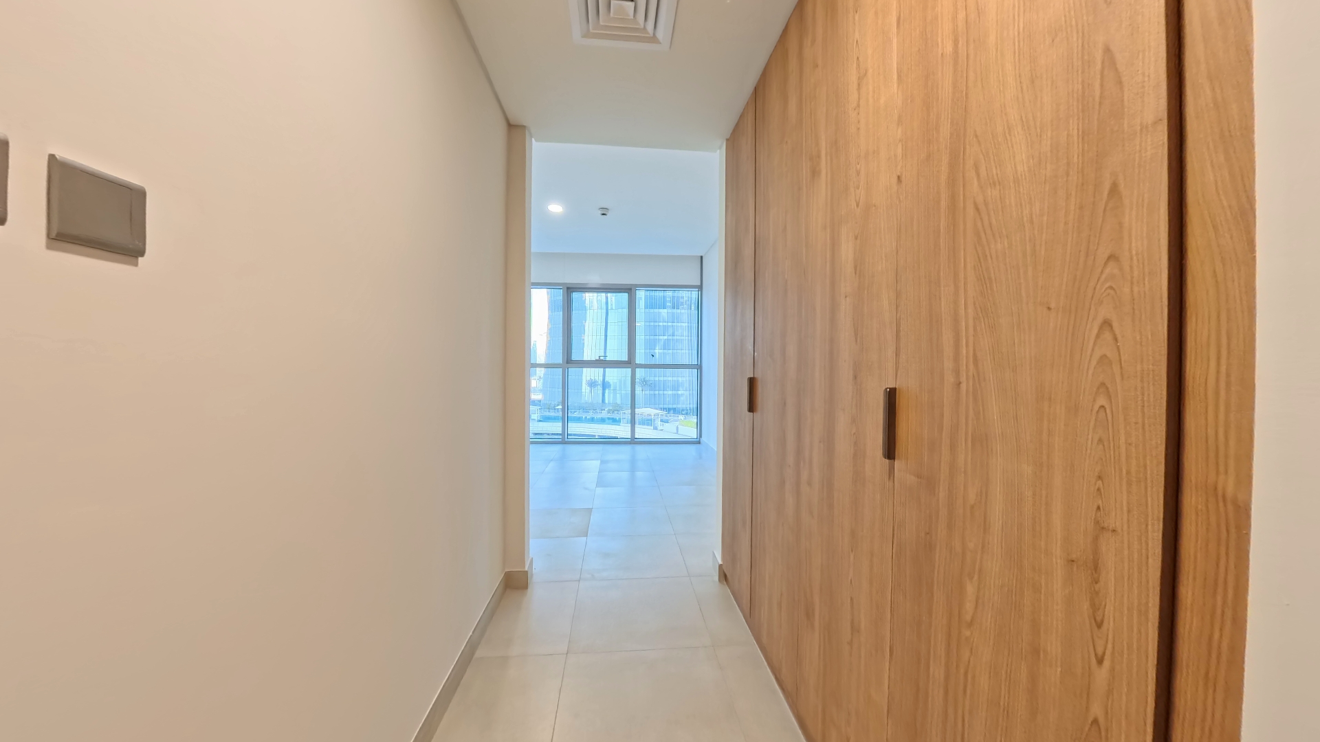 Reem Island 1 Bedroom Apartment - Gallery Image 11