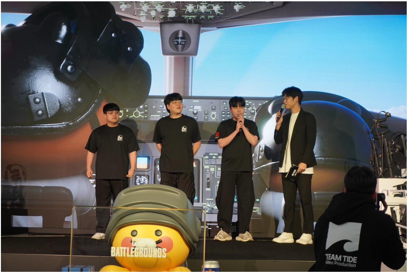 AIR PUBG 행사 무대 촬영 — 현장에서는 카메라 동선과 프로그램 진행이 맞물려 돌아간다.